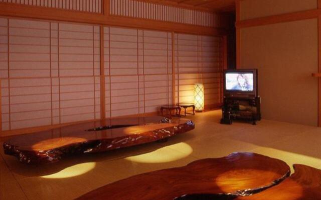 Yamaumi Onsen Shyuku Kaifuu