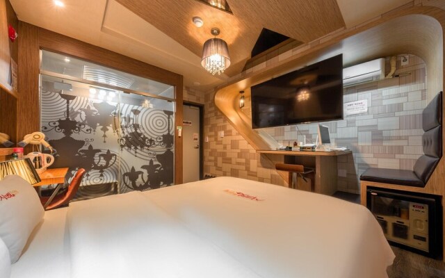 Secret Hotel