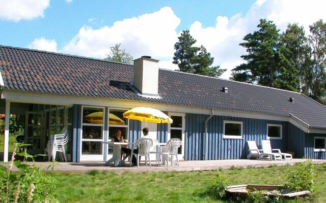 Spacious Holiday Home With Sauna in Aakirkeby