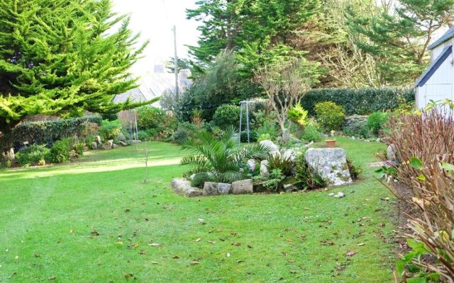 Holiday home Route de Kerlerdut