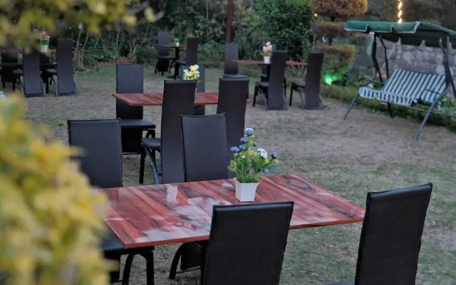 The Luv Hill Hotel And Cafe