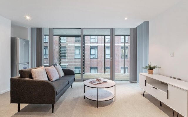 Stylish 2BR Apartment in Heart of Sheffield
