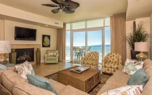 Turquoise Place Unit 404C