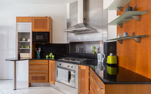 5-bedroom next to Selfridges