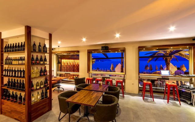 Reis Beach Hotel&Restaurant