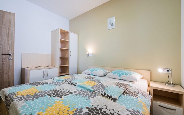 Apartmaji Banonia Stork Flight