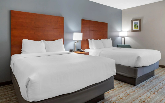 Comfort Inn & Suites Cleveland TX