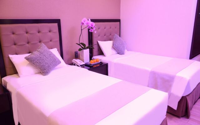 Aura One Hotel