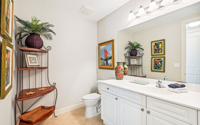 Harbor Landing 201a 3 Bedroom Condo by RedAwning