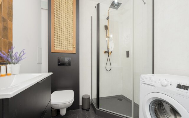 Marszałkowska Apartment by Renters