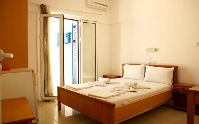 Madares Hotel