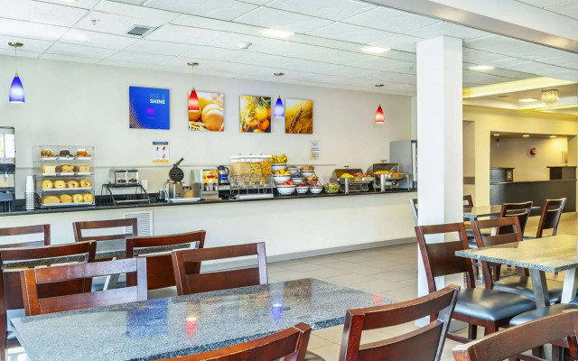 Comfort Inn And Suites