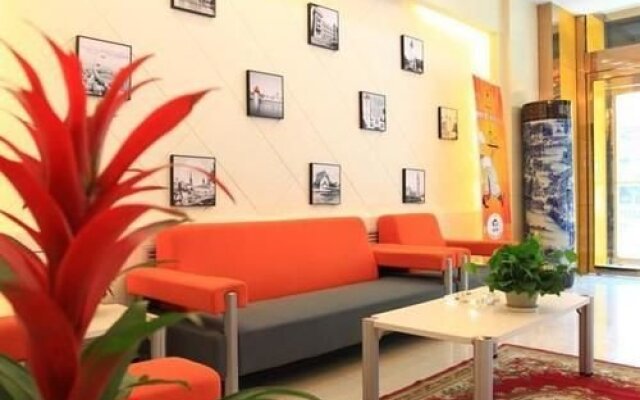 Super 8 Hotel Shijiazhuang New Railway Station West Square