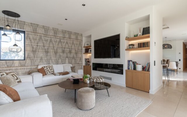 Villa Azalea by The Pearls Collection