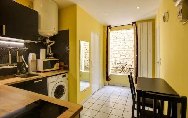 Tranquil Abode With Private Terrace in the 15th Arrondissement