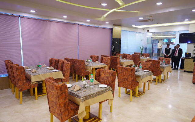 Hotel Idhayan Palace