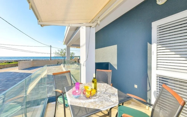 Sunny by the Sea - App1