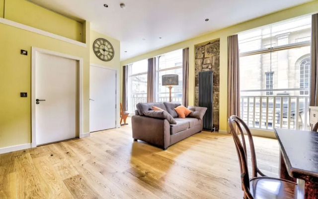 Stunning flat near St. Giles' Cathedral