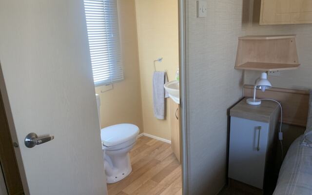 Lovely 2 Bed Chalet in Clacton-on-sea
