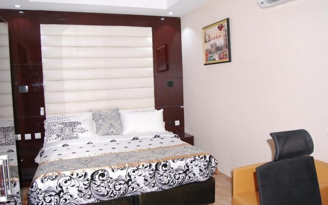 Exclusive Serene Hotel