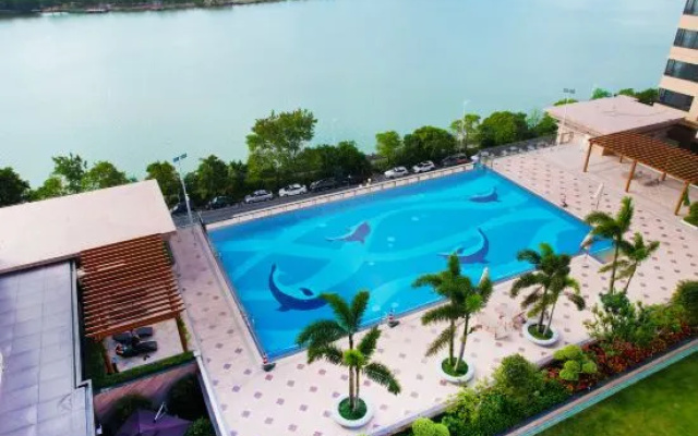 Wu Chuanhua International Hotel – Pool – Zhanjiang