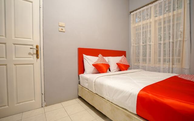 Oyo 1026 Cendrawasih Homestay