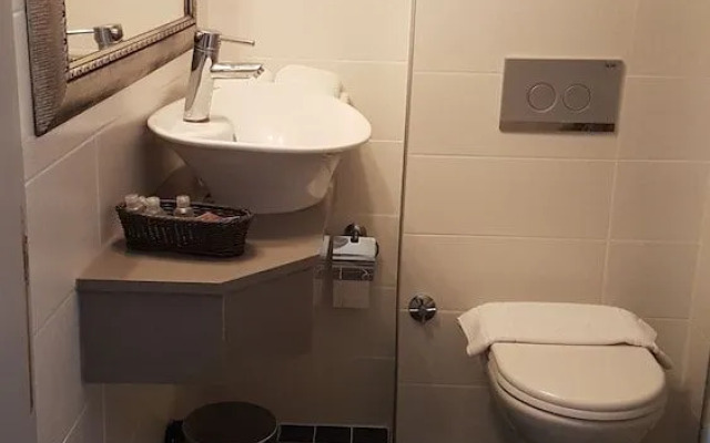 Ileri Hotel & Apartments