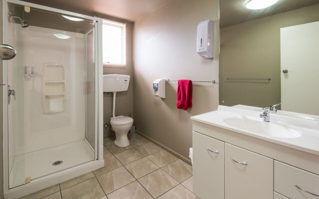 Manuka Crescent Motel