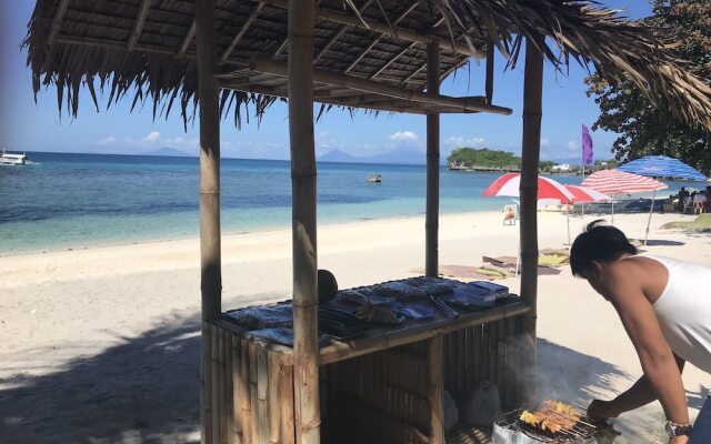 Avila's Horizon Dive Resort