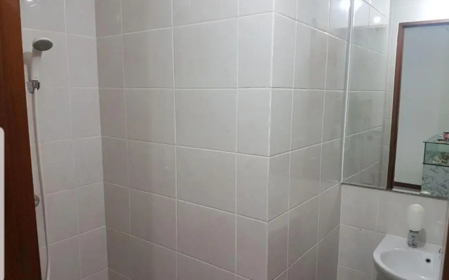 4 Bed Condo Sleeping by The Sea