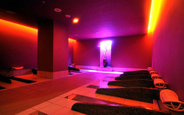 Yokohama Minamimirai Manyo-Club