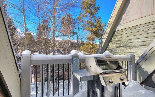 Invitingly Furnished 1 Bedroom - Miner's Candle 4