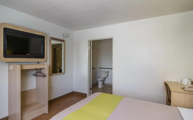 Motel 6 Bellmead, TX - Waco