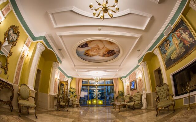 Venera & Anastasia Palace Apartments