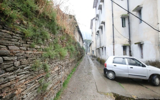 OYO 10869 Home 2BHK Kaithu Shimla