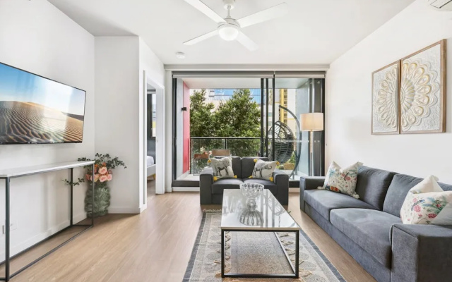 Cosy 2-bed With Pool, Bbq Area and Secure Parking – Balcony – Brisbane