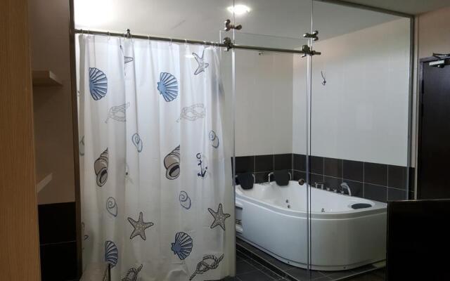 Top Garden Hotel