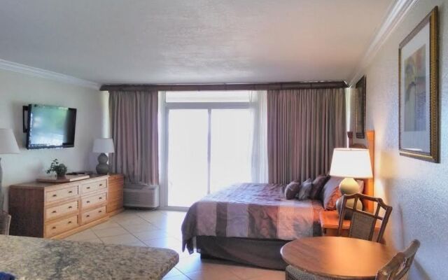 Club Bamboo South - Bradenton Beach