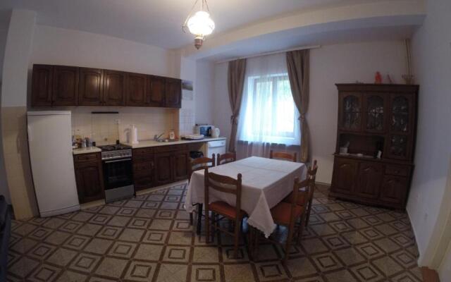 Vuksanovic Apartment
