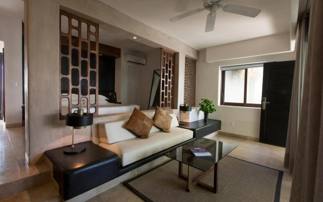 Thompson Zihuatanejo, A Beach Resort, by Hyatt