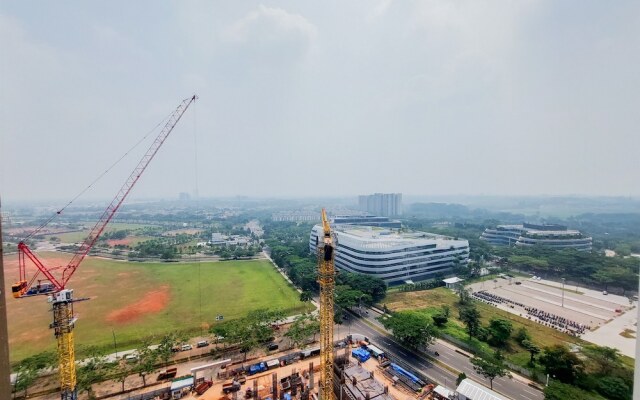 Warm And Nice Studio Room Sky House Bsd Apartment