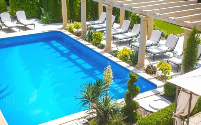 Luxury-Villas