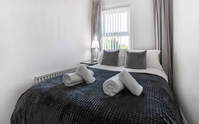 Comfy 3bed House-parking-garden