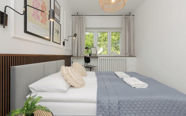 Stylish Apartment Nowolipie by Renters