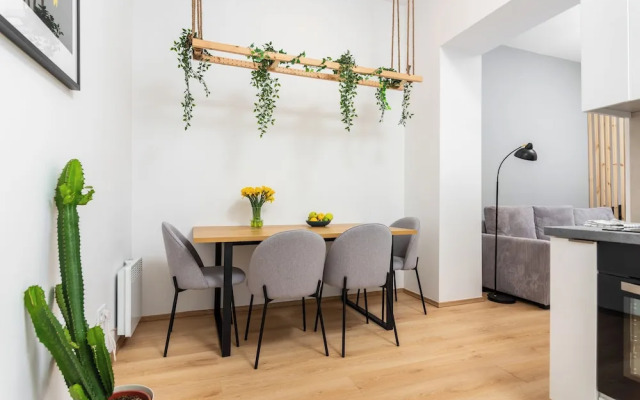 Modern  Apartments  by Upstairs