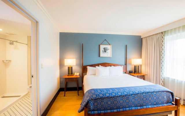 Williamsburg Lodge, Autograph Collection