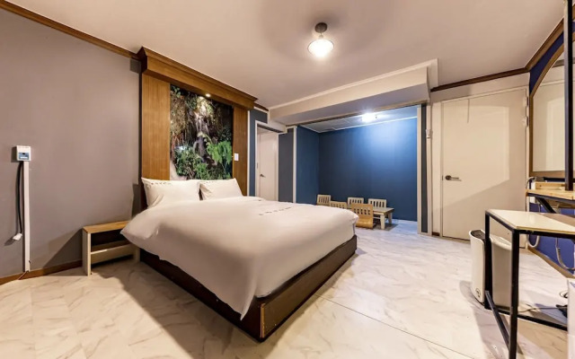 Iksan Tubucktel Mohyeon Branch