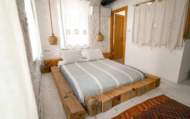 Bo Alacati