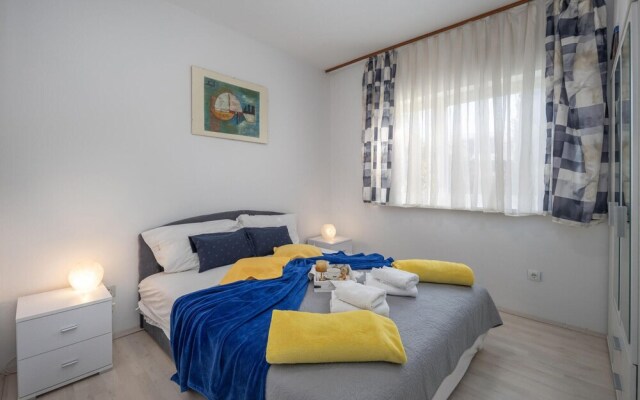 Nice Apartment in Malinska With Wifi and 3 Bedrooms