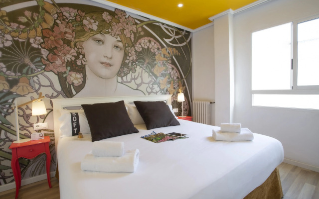 Casual Vintage Valencia Hotel